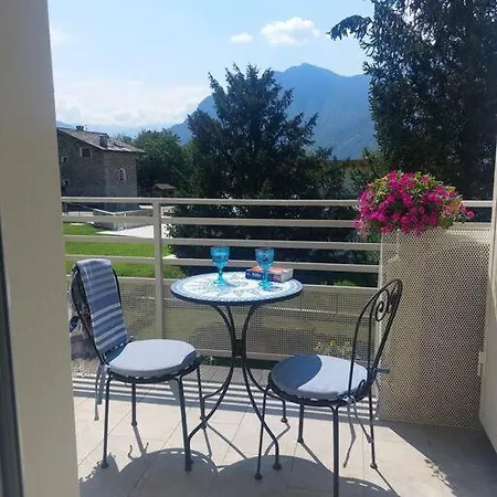 Mountain View House *